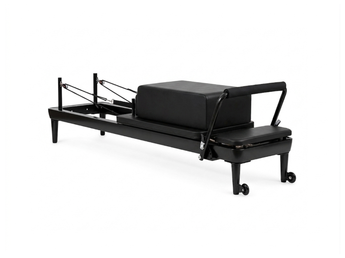 Pilates Reformer Pliable coloris noir, vue de face avec box reformer